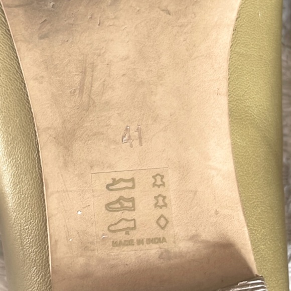 ANTHROPOLOGIE Cute Bow Knot Leather Flats - Picture 6 of 14